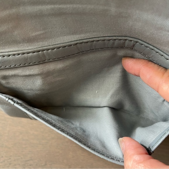 Fossil Leather Wallet/Clutch in Light Blue/Green. GUC - Picture 9 of 10